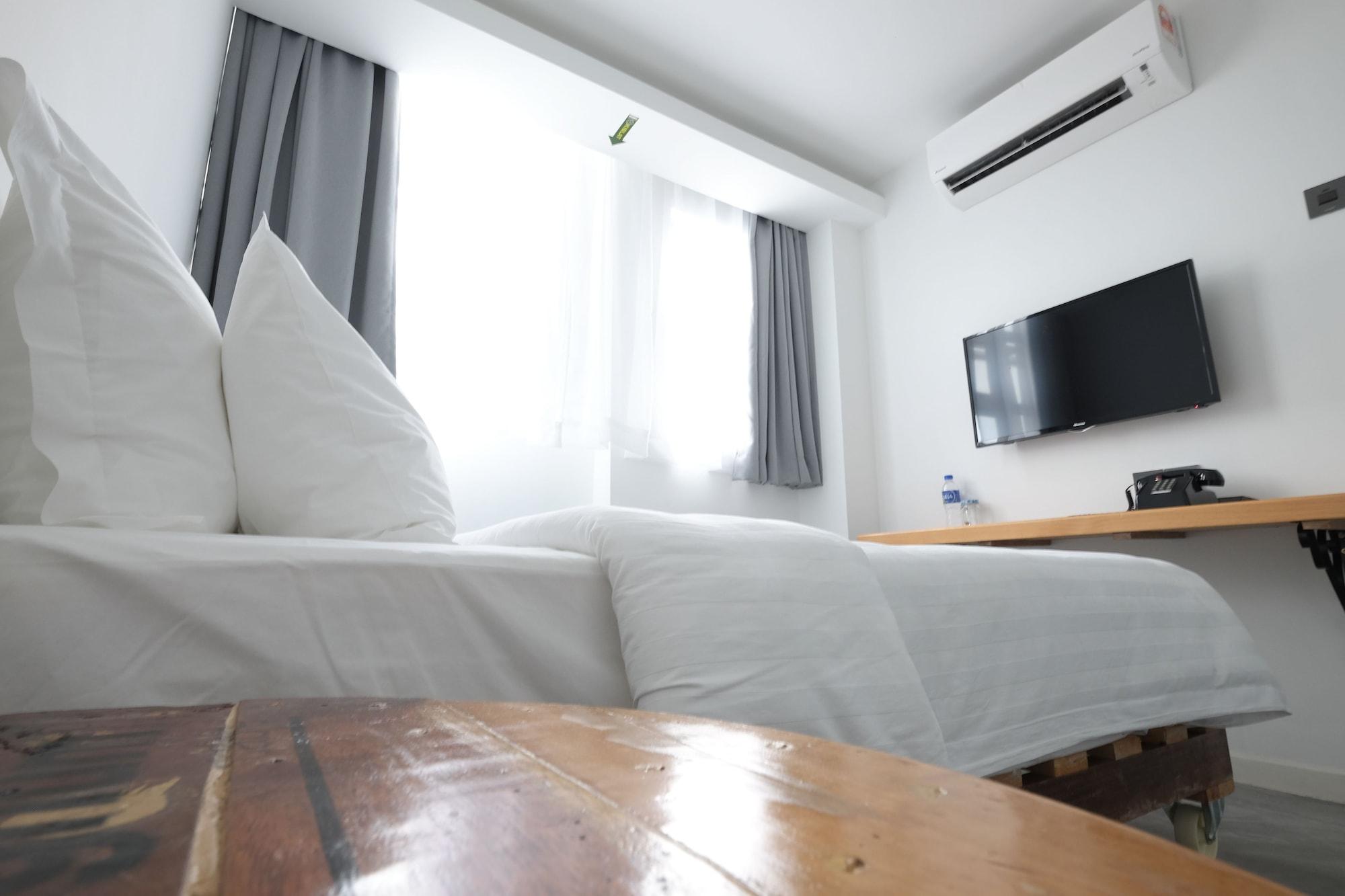 White Loft Hotel Малакка Экстерьер фото