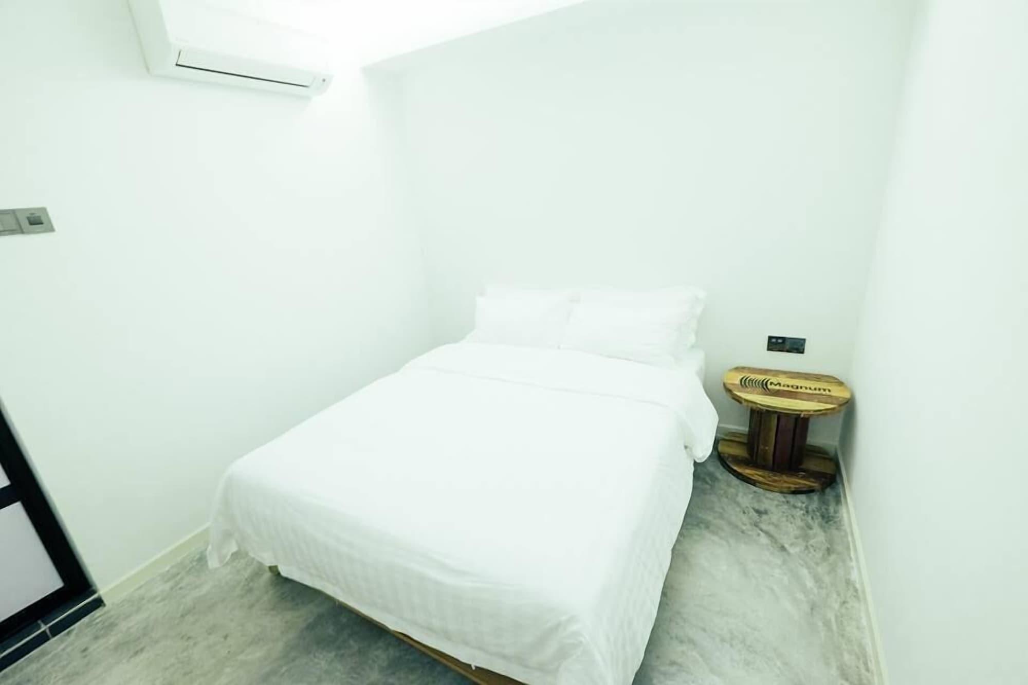 White Loft Hotel Малакка Экстерьер фото