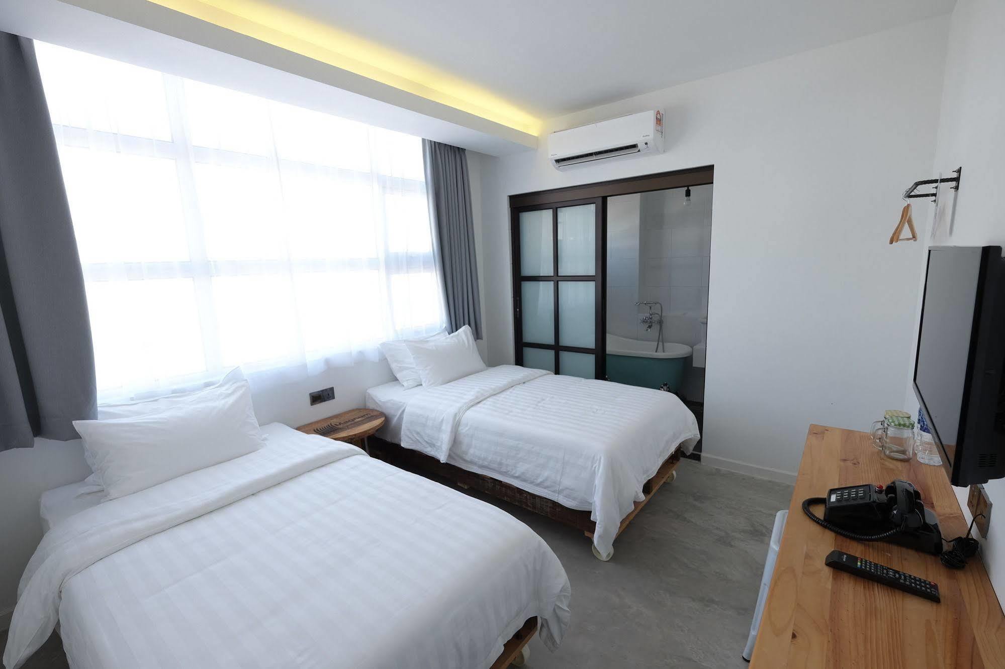 White Loft Hotel Малакка Экстерьер фото