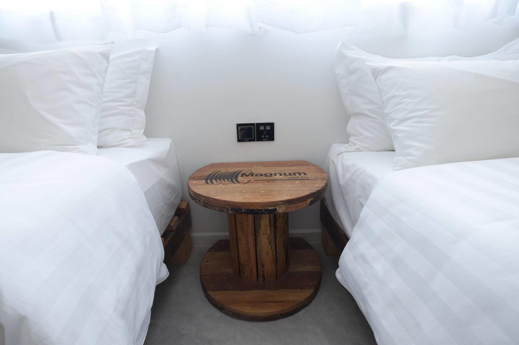 White Loft Hotel Малакка Экстерьер фото
