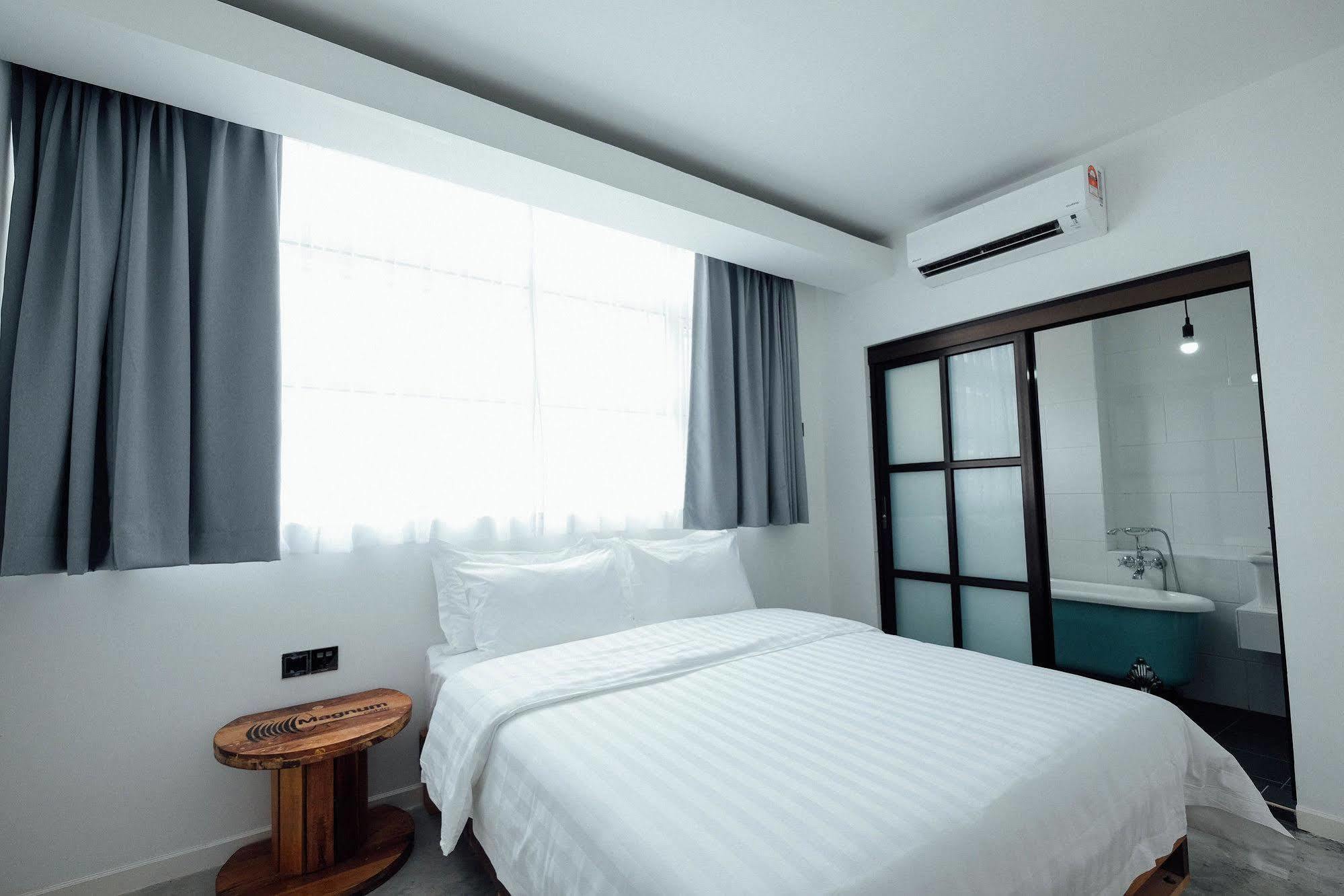 White Loft Hotel Малакка Экстерьер фото