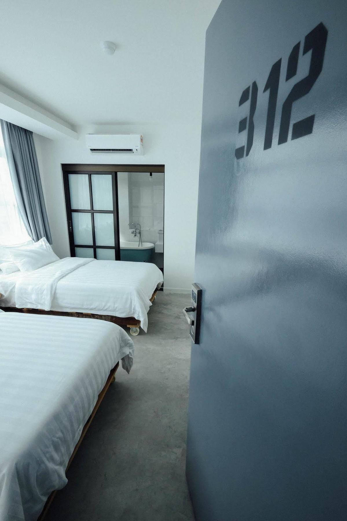 White Loft Hotel Малакка Экстерьер фото