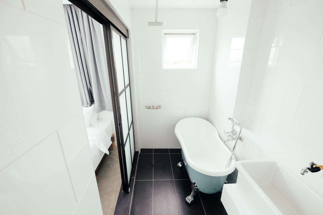 White Loft Hotel Малакка Экстерьер фото