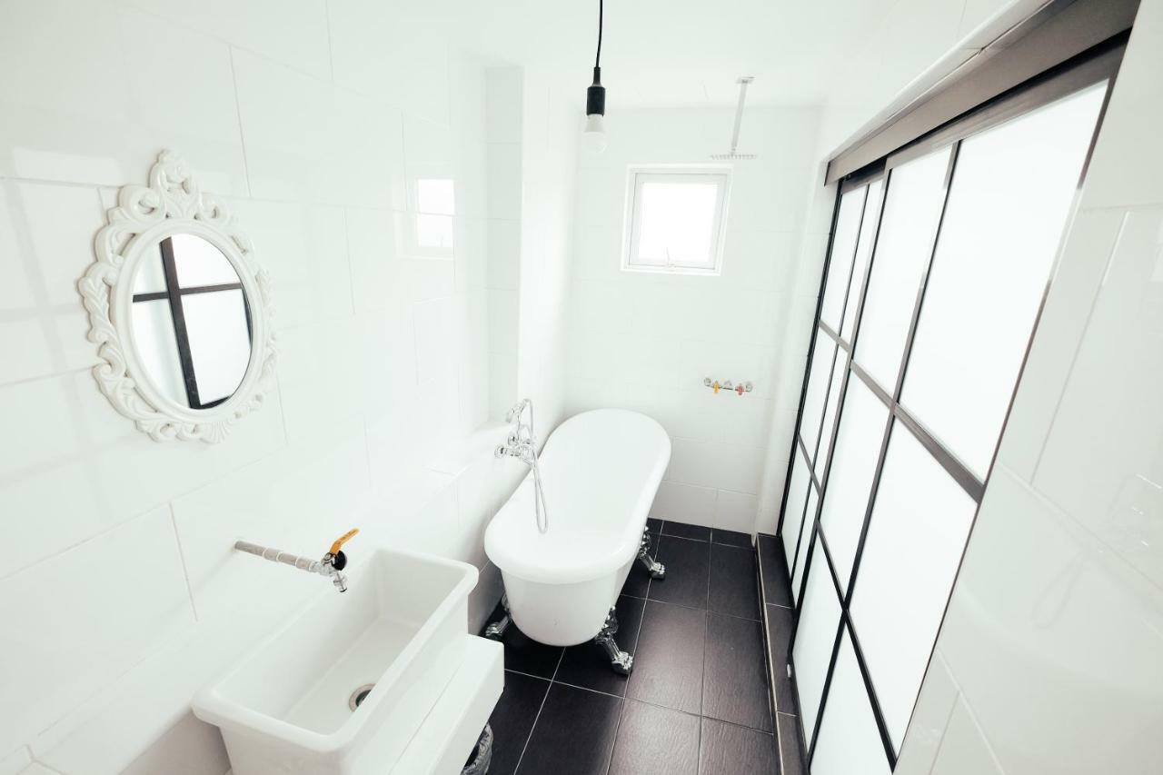 White Loft Hotel Малакка Экстерьер фото